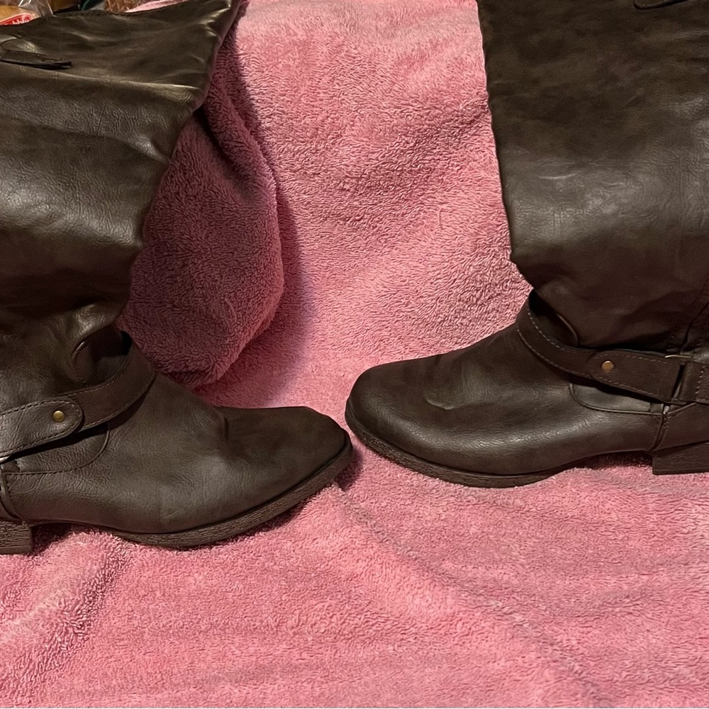 Brighton boot brown side zipper over the knee size 6.5